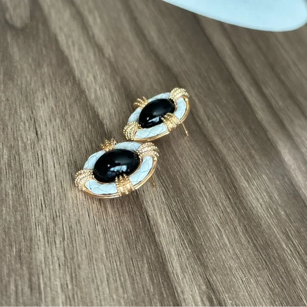 Retro Oval Earrings Q931